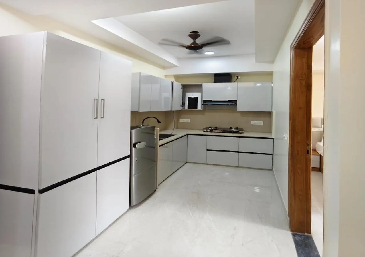 Hotel Luxury 1 Bhk Serviced Apartments Near Artemis Hospital Sector 52  Gurgáon