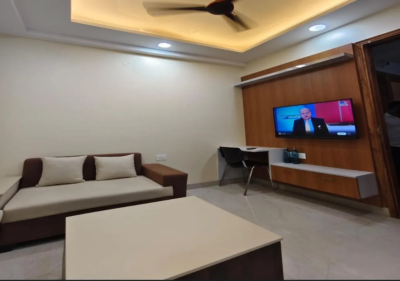 Hotel Luxury 1 Bhk Serviced Apartments Near Artemis Hospital Sector 52 India